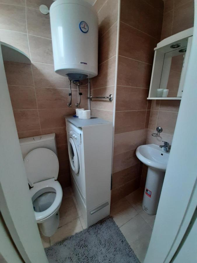 Apartmani Sara Novi Sad Buitenkant foto