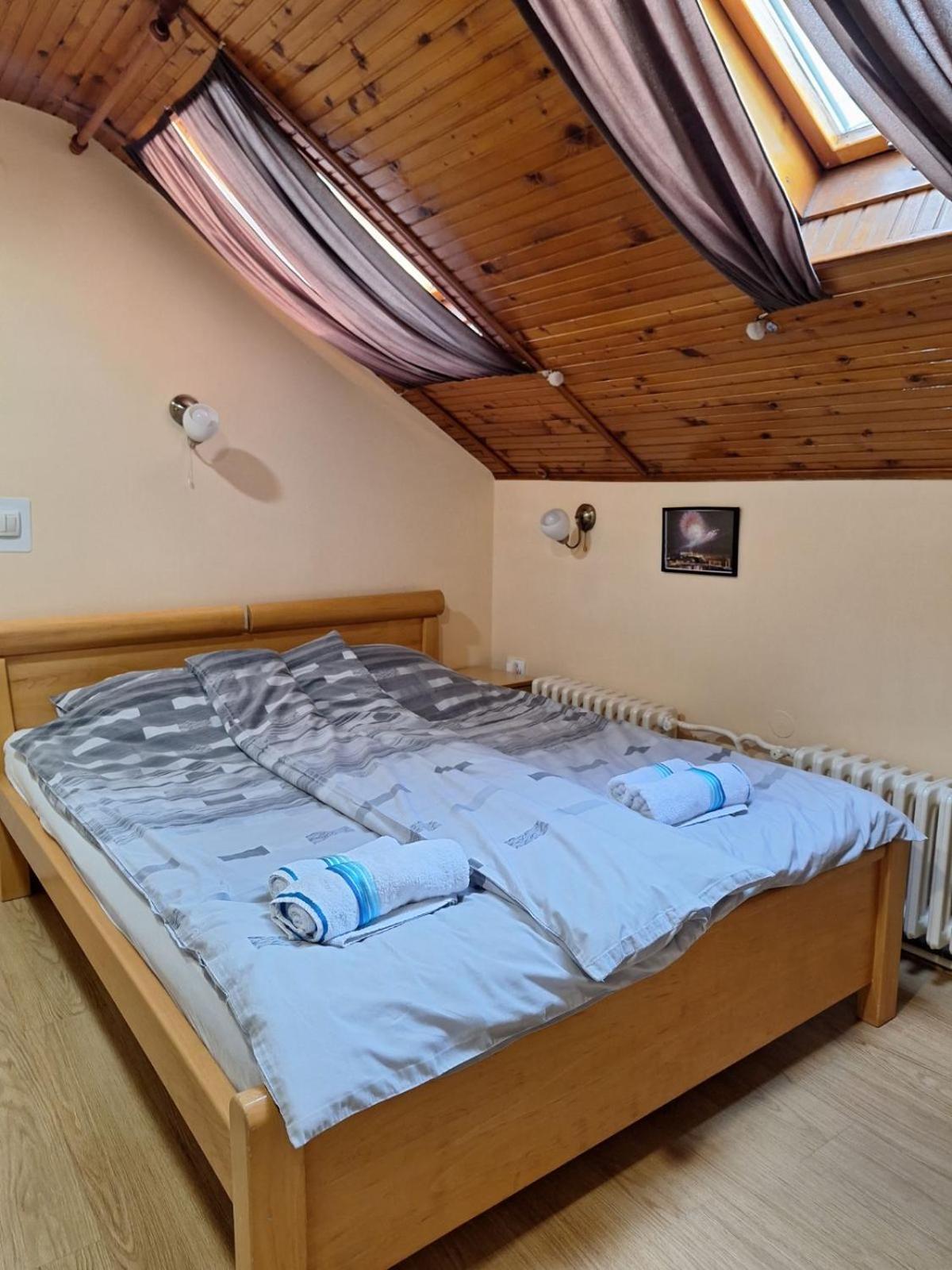 Apartmani Sara Novi Sad Buitenkant foto